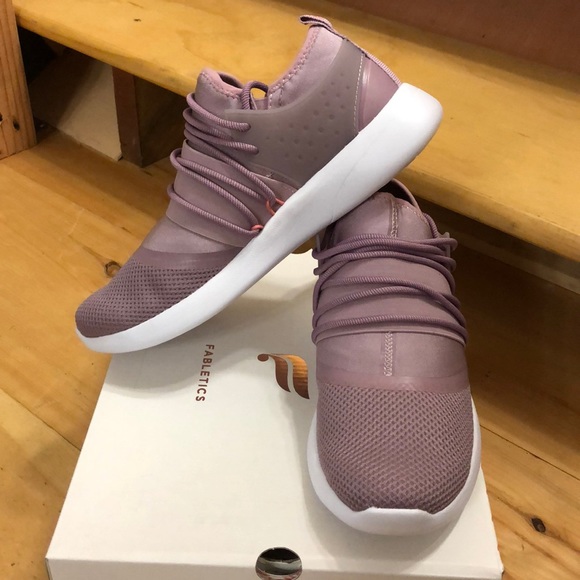 Fabletics Women’s Pismo II Blush Shoes! NWT! - Picture 3 of 7